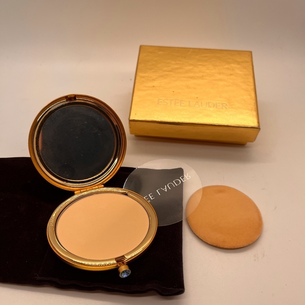 Estée Lauder ‘March’ Angel Compact Lucidity Transparent 06 pressed powder. - Picture 11 of 14